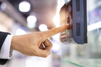 5 dúvidas que todo gestor tem antes de trocar o relógio ponto e as respostas que fazem a diferença